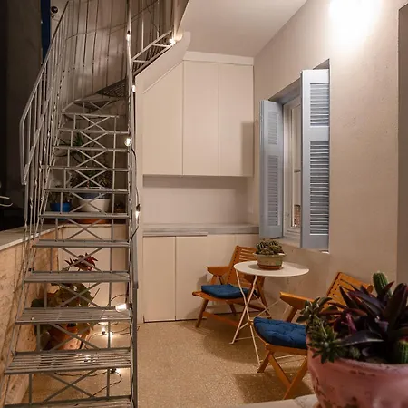 Apartment Athenian Cypress House, Atelier Athens