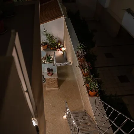 Apartment Athenian Cypress House, Atelier Athens