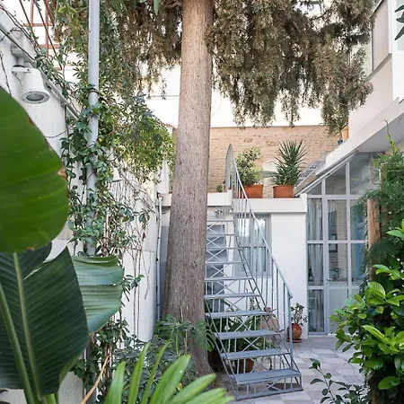 Apartment Athenian Cypress House, Atelier *