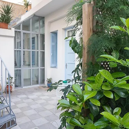 Apartment Athenian Cypress House, Atelier *