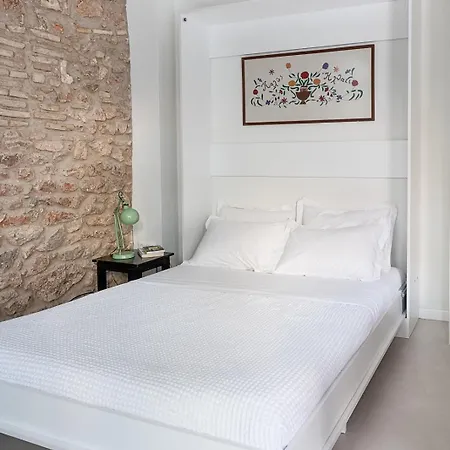 Athenian Cypress House, Atelier Apartment