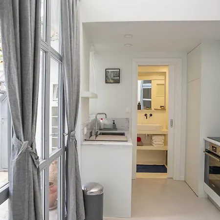 Apartment Athenian Cypress House, Atelier